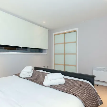 Modern Two Bedroom Apartments Edinburgh Exterior photo